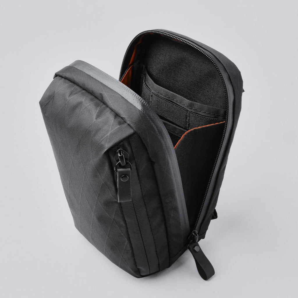 ALPAKA Metro Sling - Hitam VX21 