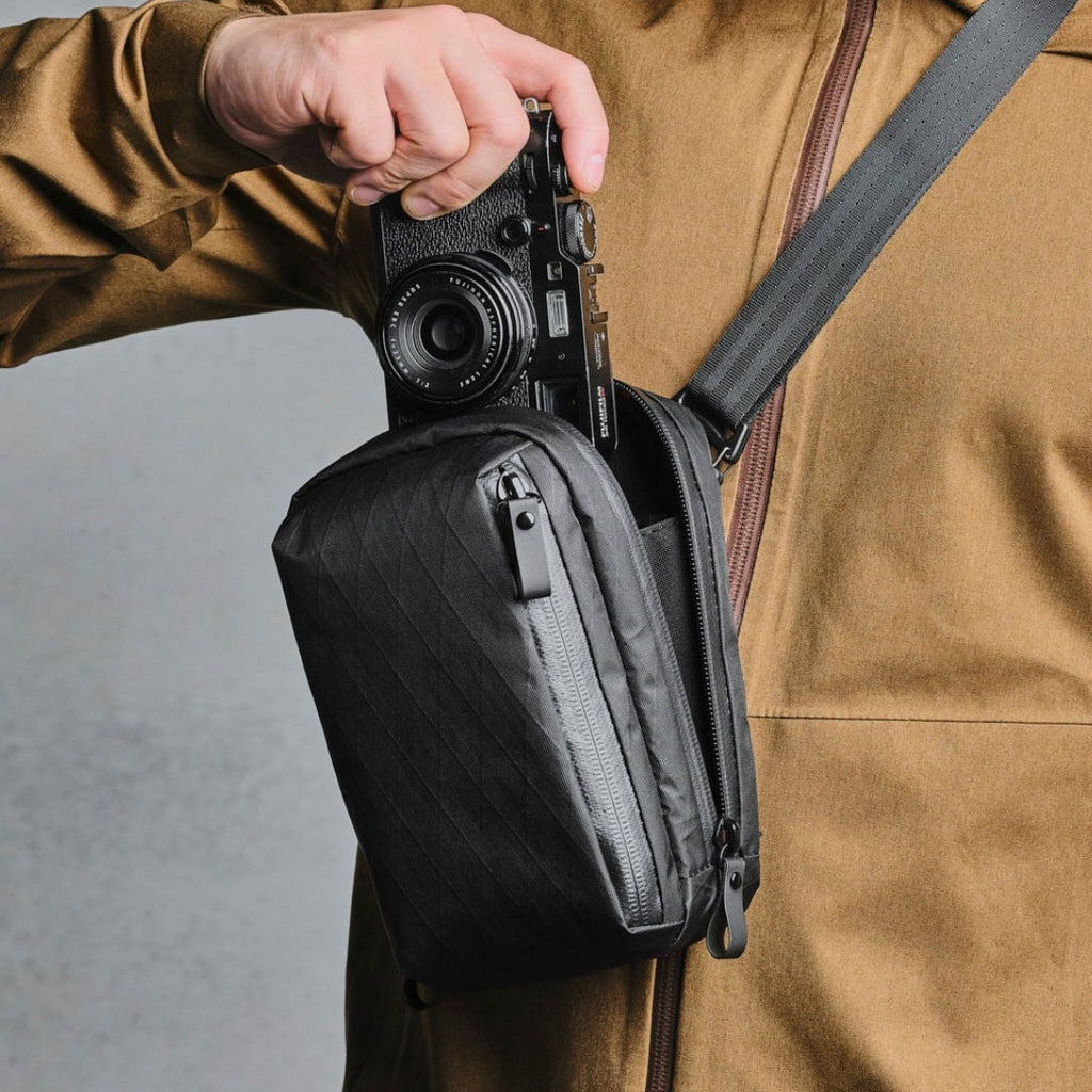 ALPAKA Metro Sling - Black VX21