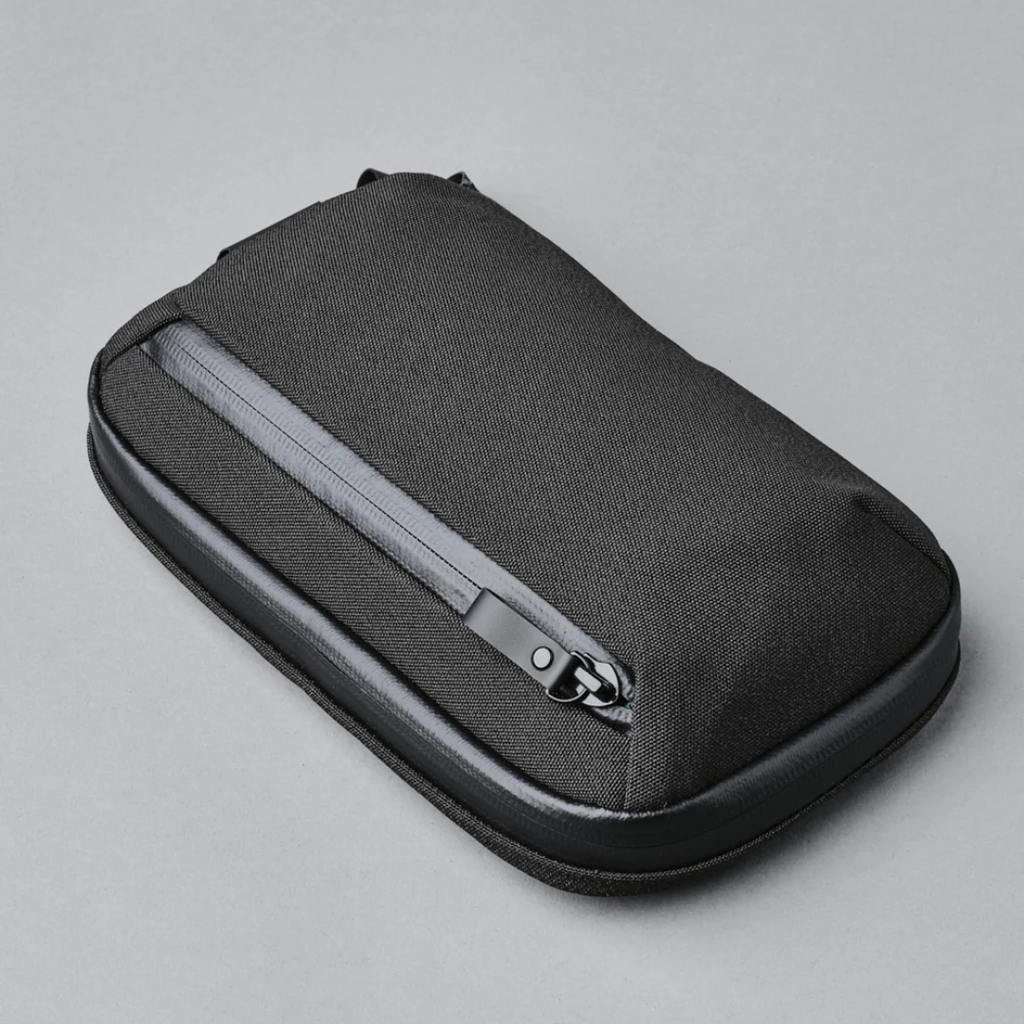 ALPAKA Elements Tech Case Mini - Axoflux Black 600D