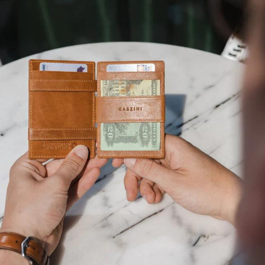 GARZINI Essenziale Magic AirTag Wallet