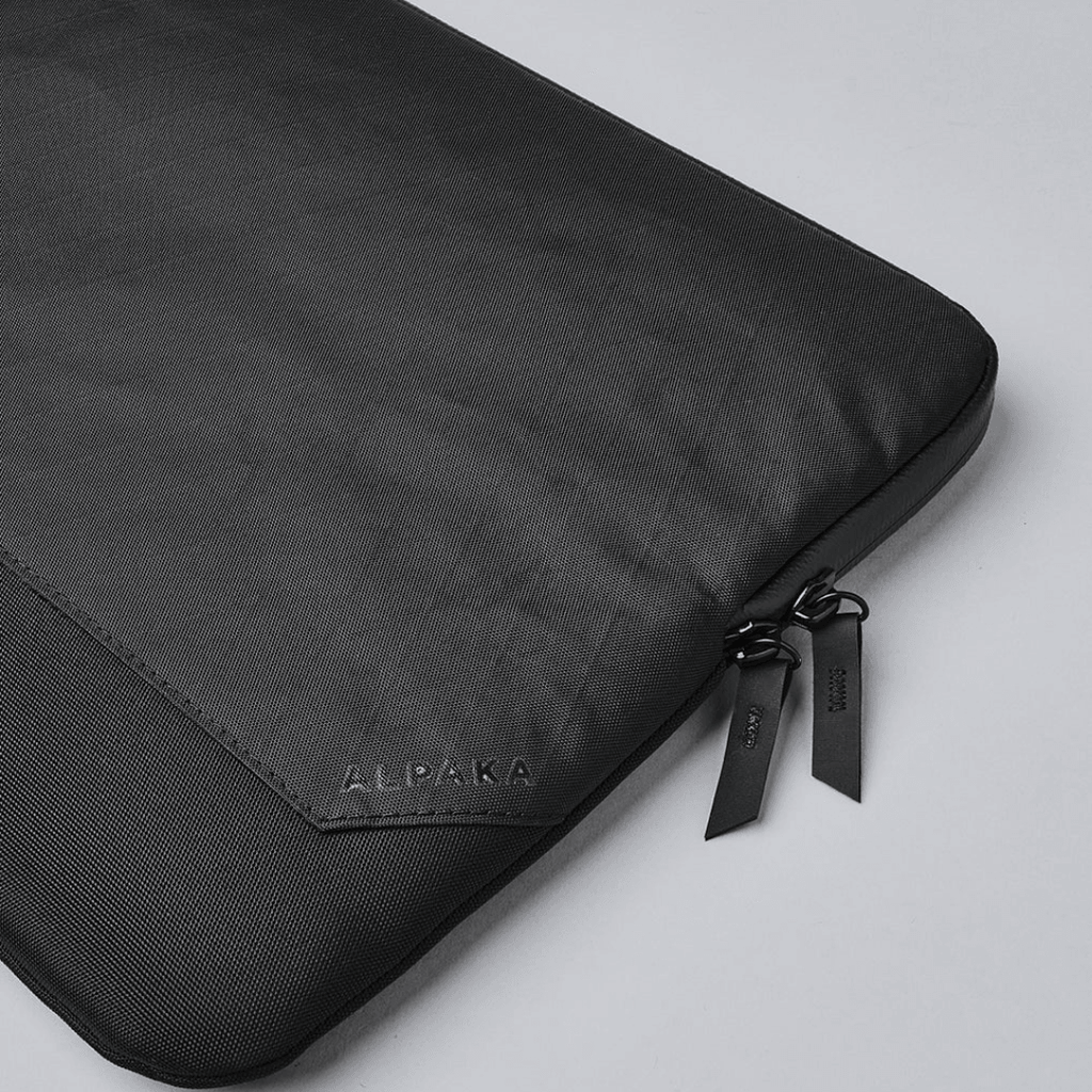 ALPAKA Elements Laptop Sleeve - Black VX42 - Kedaiku